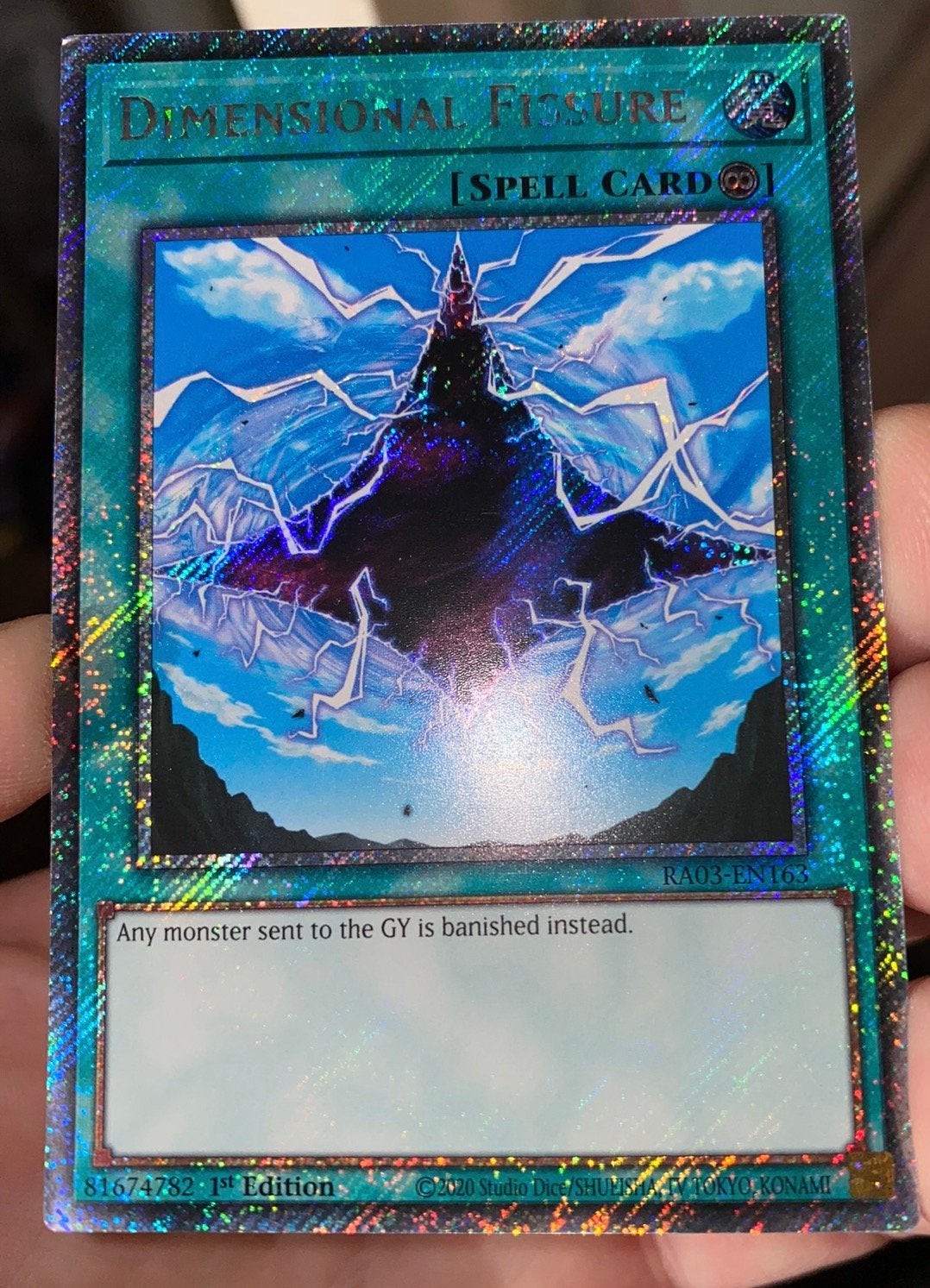 Yu-Gi-Oh! Dimensional Fissure RA03 1st Edition !, Ophalen of Verzenden, Zo goed als nieuw, Losse kaart, Foil