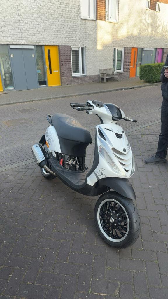Piaggio Zip A1 | 172cc Stage 2, Fietsen en Brommers, Scooters | Piaggio, Ophalen, Tweetakt, Zip, Nieuw