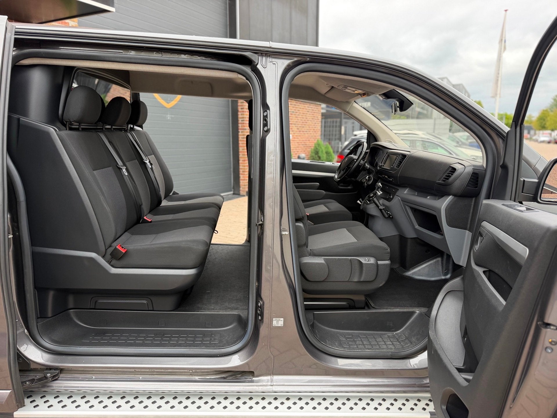 Peugeot Expert 2.0 BlueHDI Automaat 177PK 180 Extra Long Asp, Auto's, Dealer onderhouden, Stof, Gebruikt, Origineel Nederlands