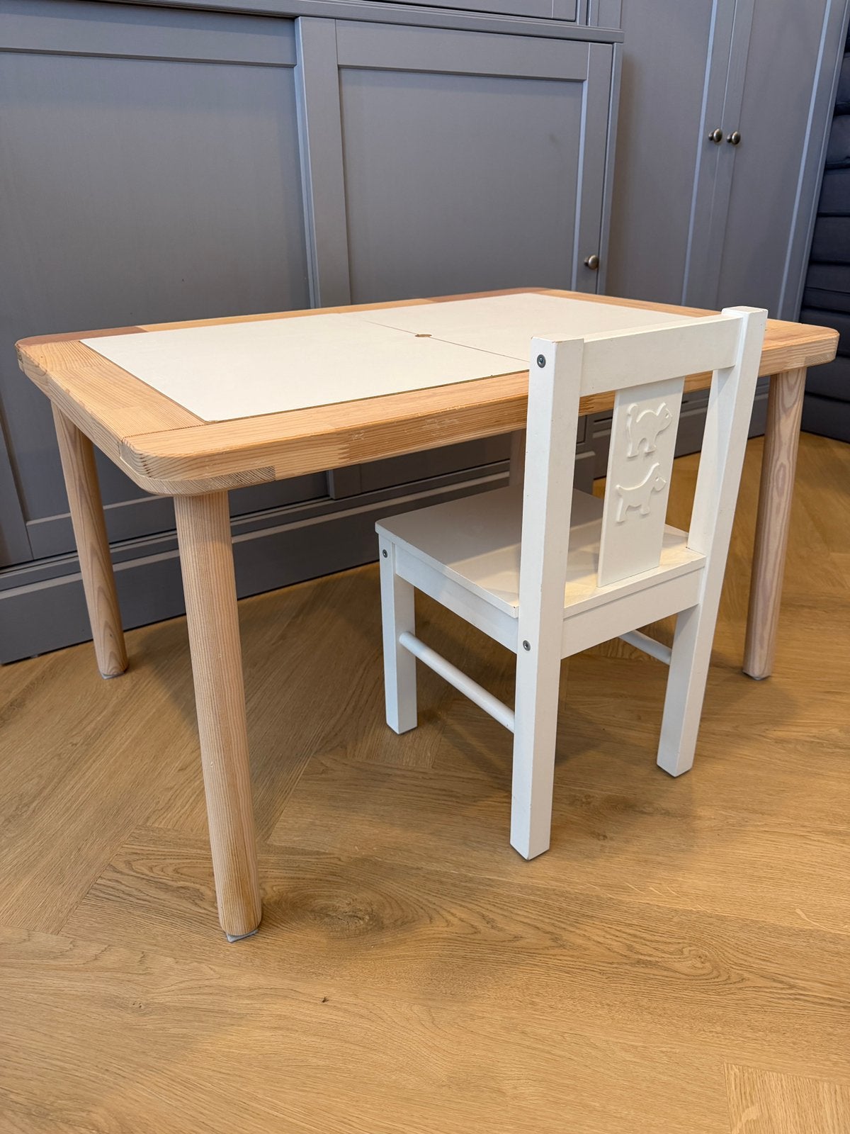 IKEA kinderset Flisat tafel en Kritter stoeltje, Ophalen, Gebruikt, Tafel(s) en Stoel(en)