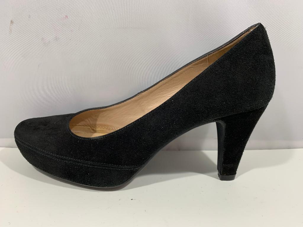 Unisa, maat 39. Zwart suède pumps op plateau., Verzenden, Zwart, Zo goed als nieuw, Schoenen met hoge hakken