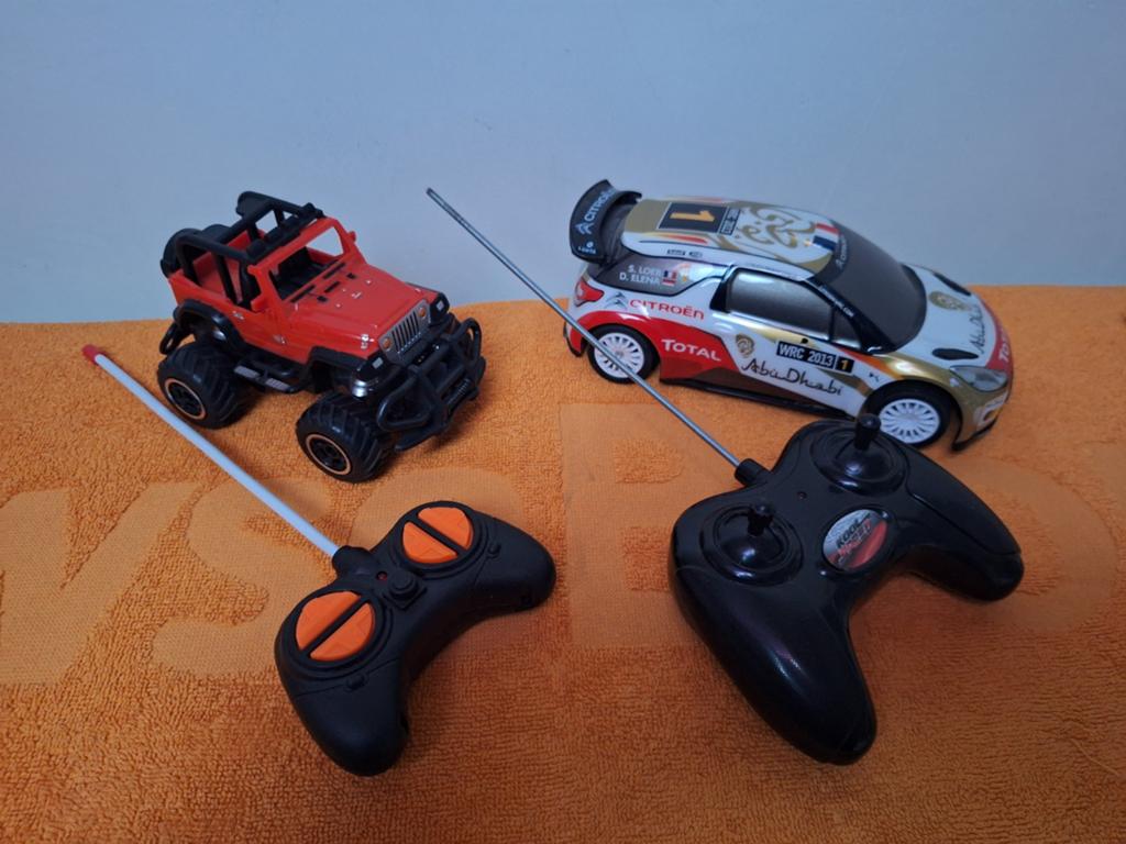 3x Speelgoed Auto 🚘 Grafisch Bestuurbaar Race Autos Toys, Ophalen of Verzenden, Zo goed als nieuw, Afstandsbediening