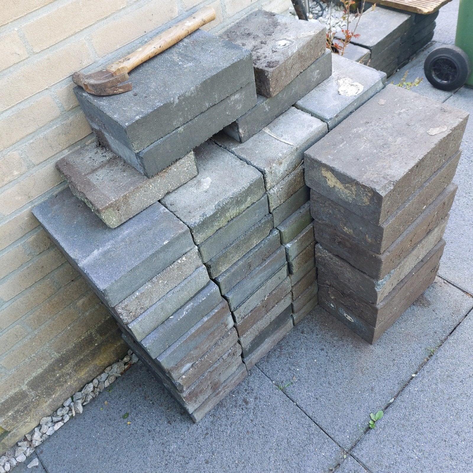Gebruikte betonnen terrastegels/30x20x 5 cm, gratis ophalen,, Gebruikt, Overige typen, Ophalen of Verzenden, 10 m² of meer