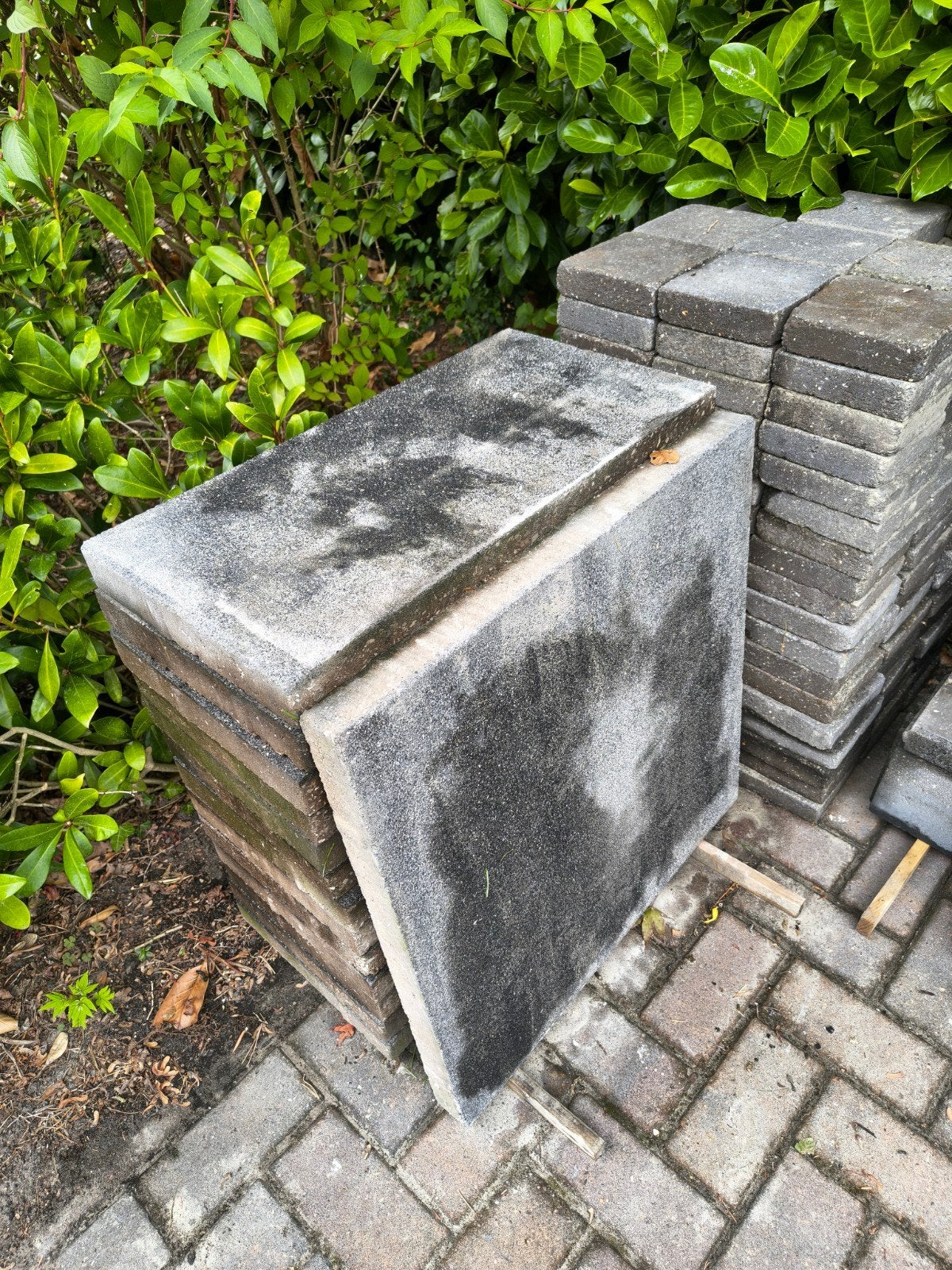 Gebruikte antraciet gemêleerde terrastegels (gratis), Ophalen, Gebruikt, Minder dan 5 m², Beton