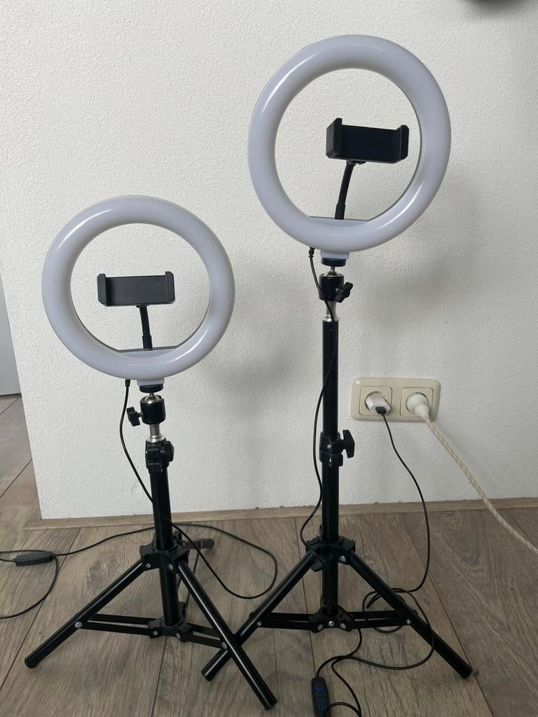 Tik Tok lampen met telefoonhouder en verstelbaar statief., Ophalen, Zo goed als nieuw, Lamp of Flitsset