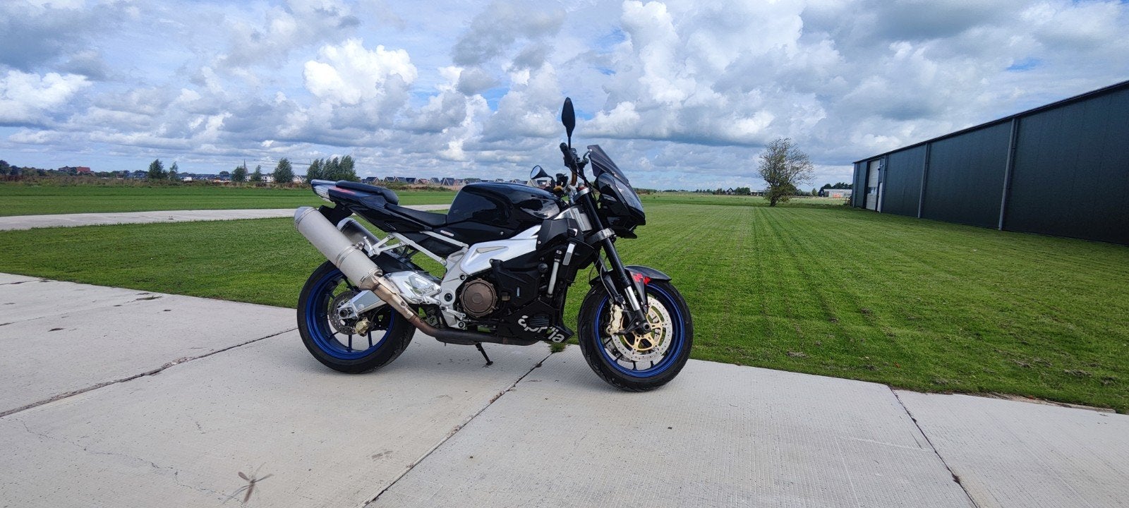 Aprilia Tuono R 2007. 33318km!!, Motoren, Motoren | Aprilia, 2 cilinders, Sportuitlaat, Motorrijbewijs A, Gebruikt