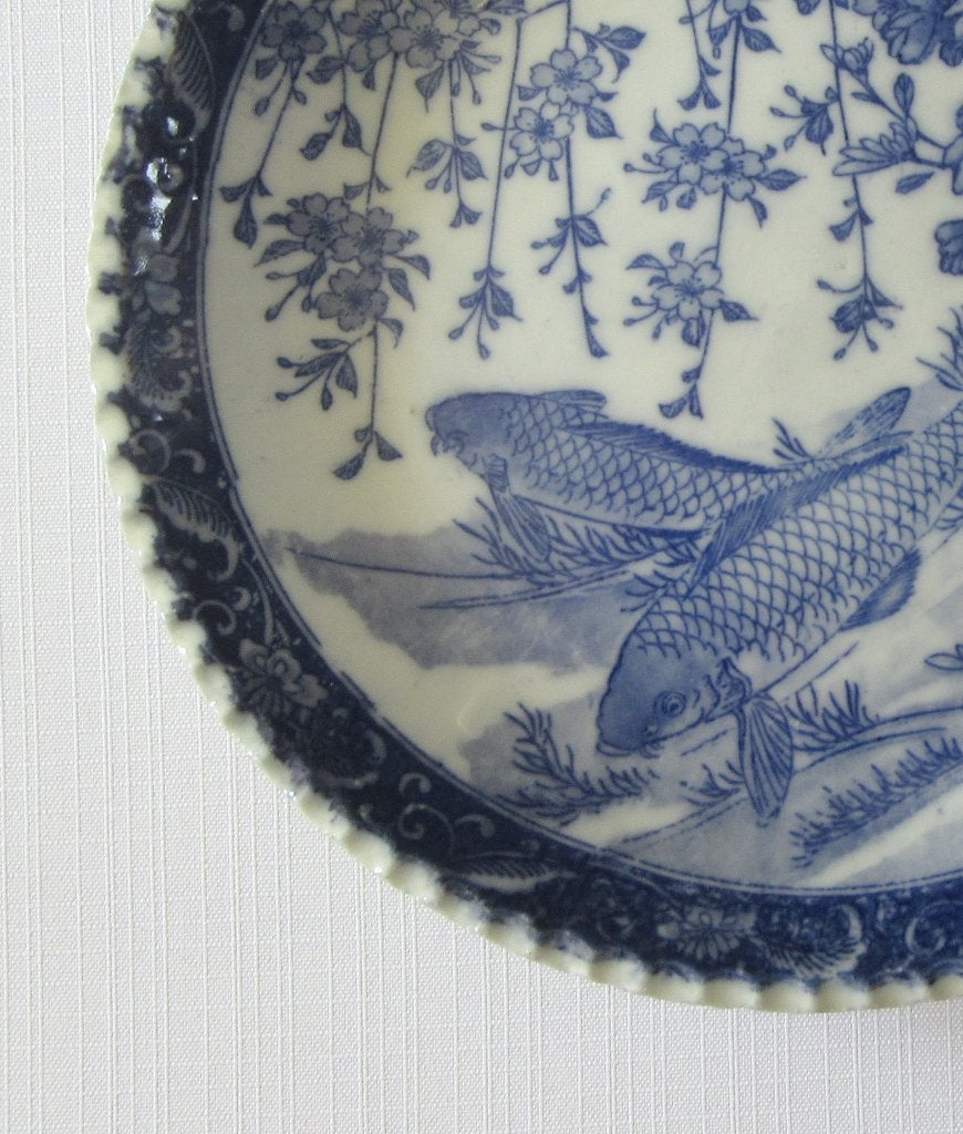 1910 Tezuka Kinsei Koi karper antiek Japan keramiek wandbord, Wanddecoratie, Steen/keramiek, Blauw, Verzenden
