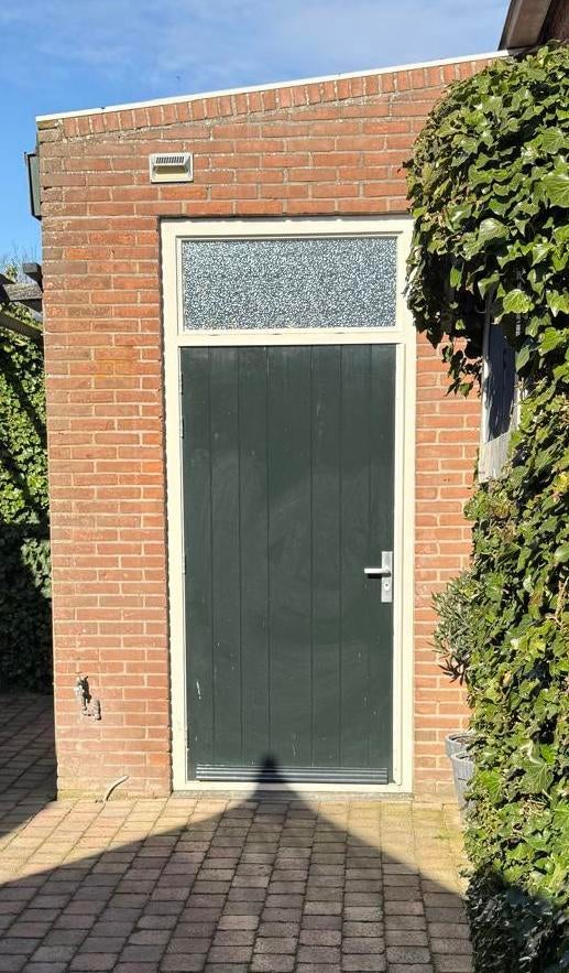 Kwaliteit schuur deur van hardhout met kozijn en boven licht, 215 cm of meer, Hout, Ophalen, 100 tot 120 cm