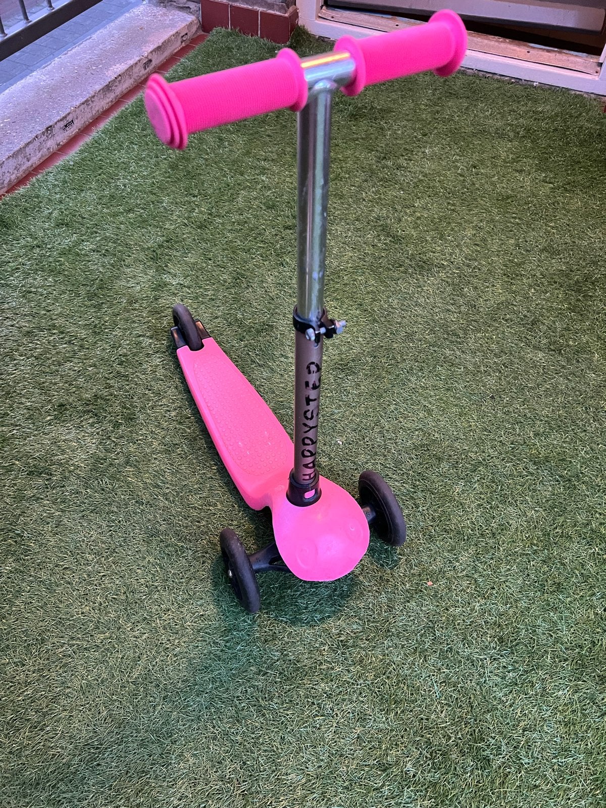 Roze step met wielenverlichting ( paar keer gebruikt), Ophalen of Verzenden, Gebruikt, Gewone step