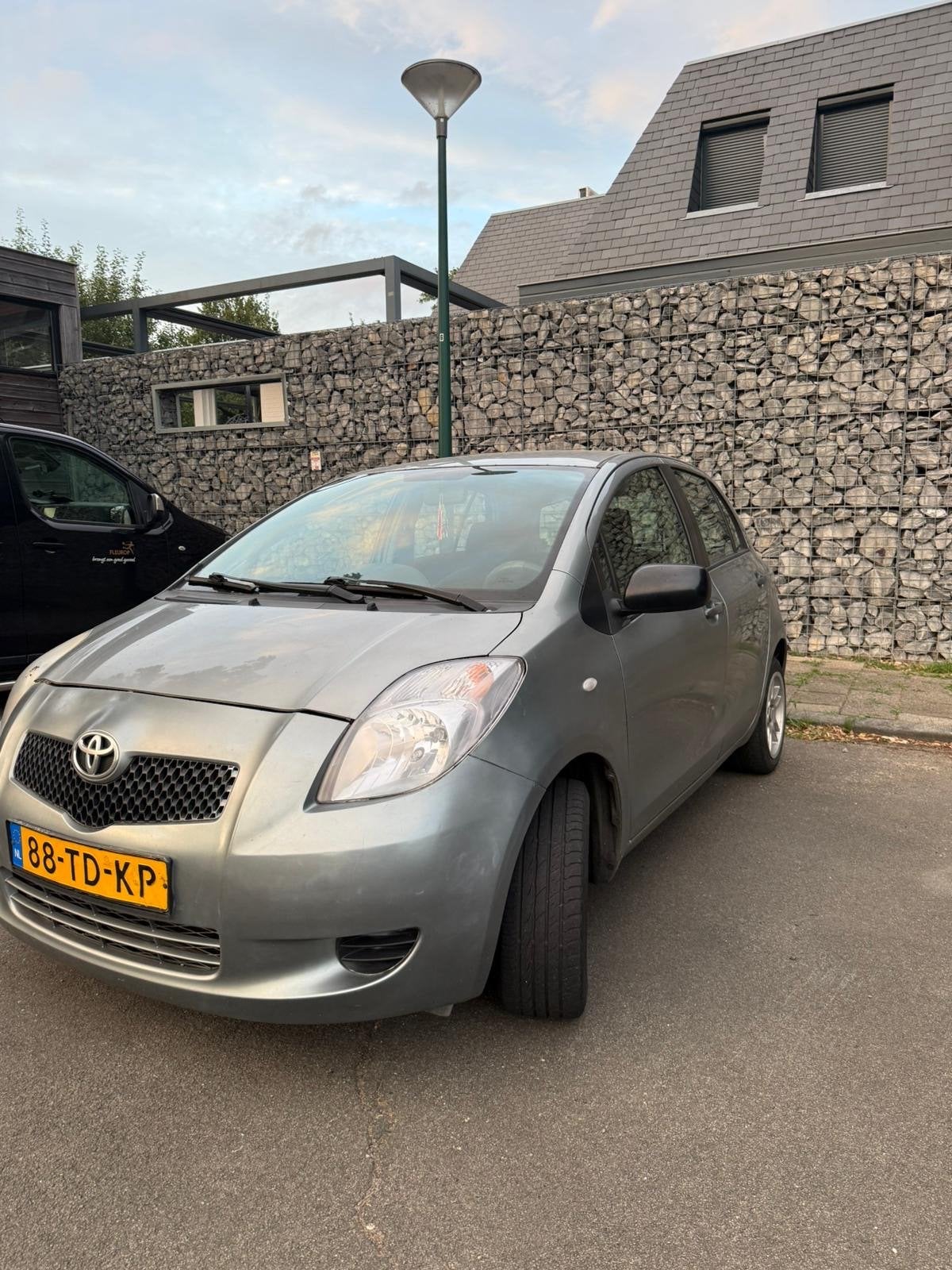 Toyota Yaris 1.0 12V Vvt-i 5DR, Auto's, Voorwielaandrijving, 527 kg, 40 €/maand, 750 kg