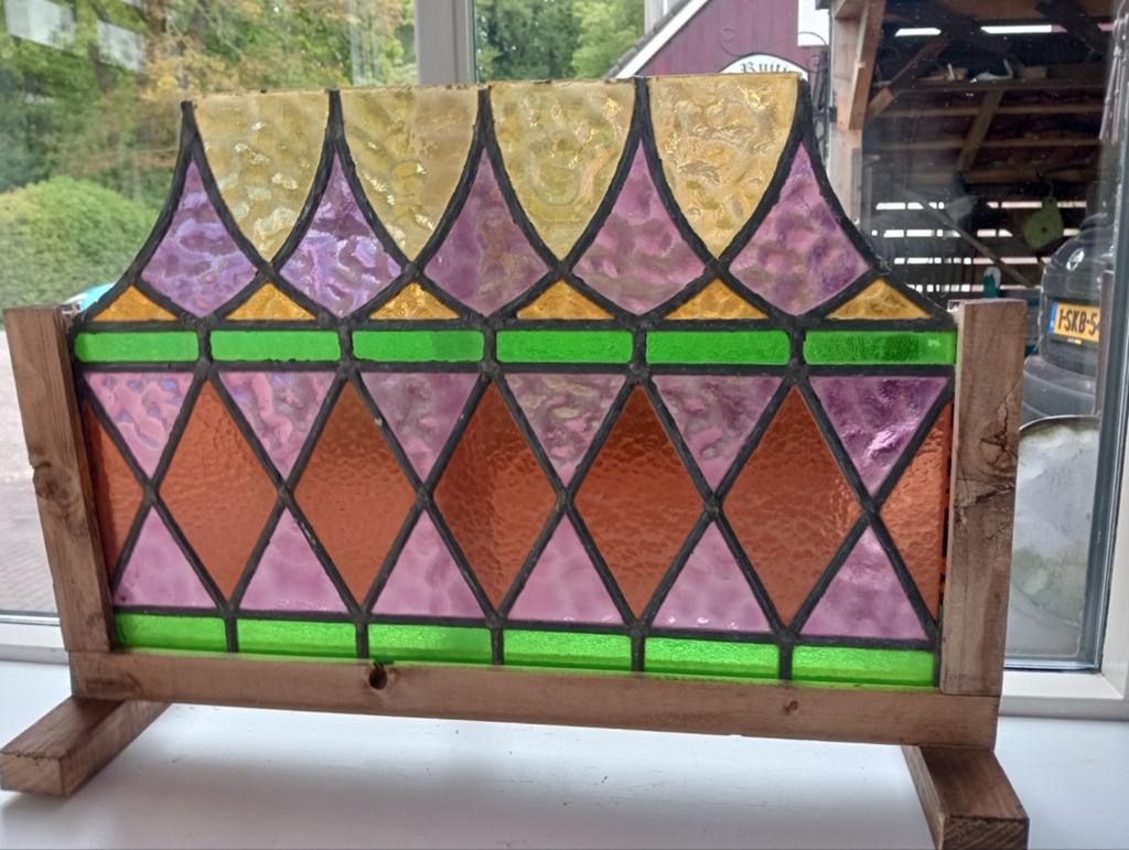 Gaaf glas in lood raam staat op pootjes 35 euro, Antiek en Kunst, Ophalen