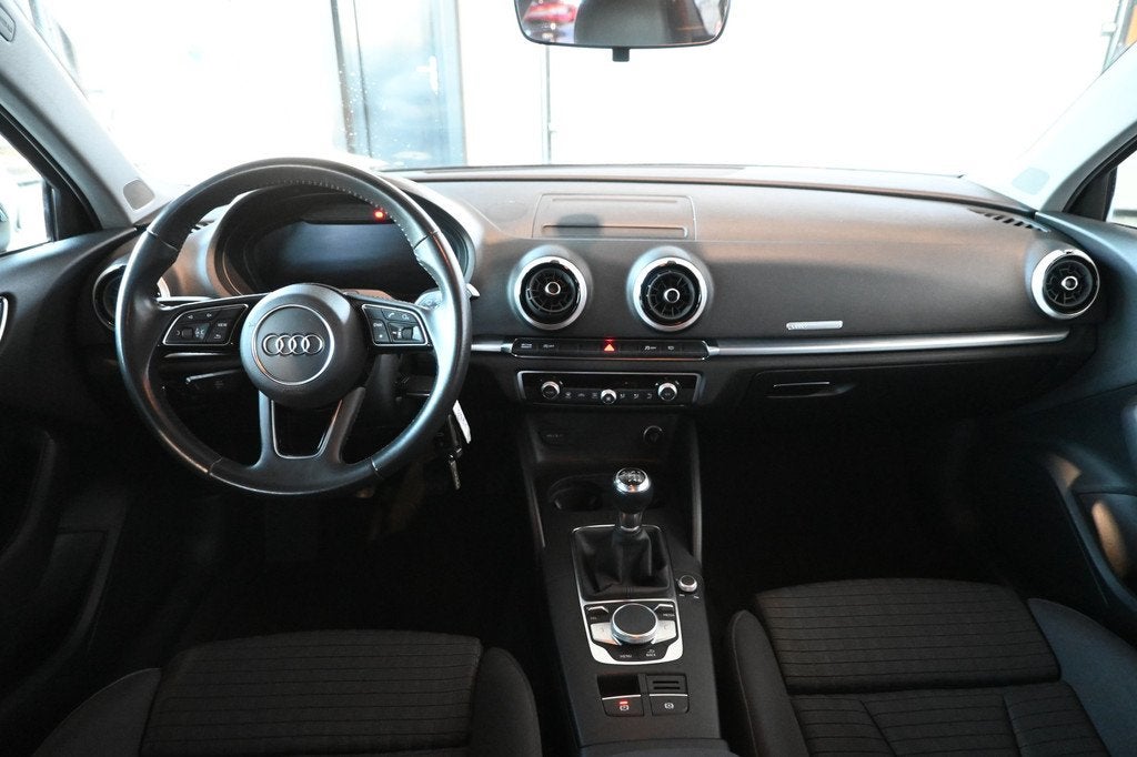 Audi A3 Limousine 35 TFSI CoD Advance Clima Navigatie Virtua, Auto's, Audi, Voorwielaandrijving, Automatische klimaatregeling
