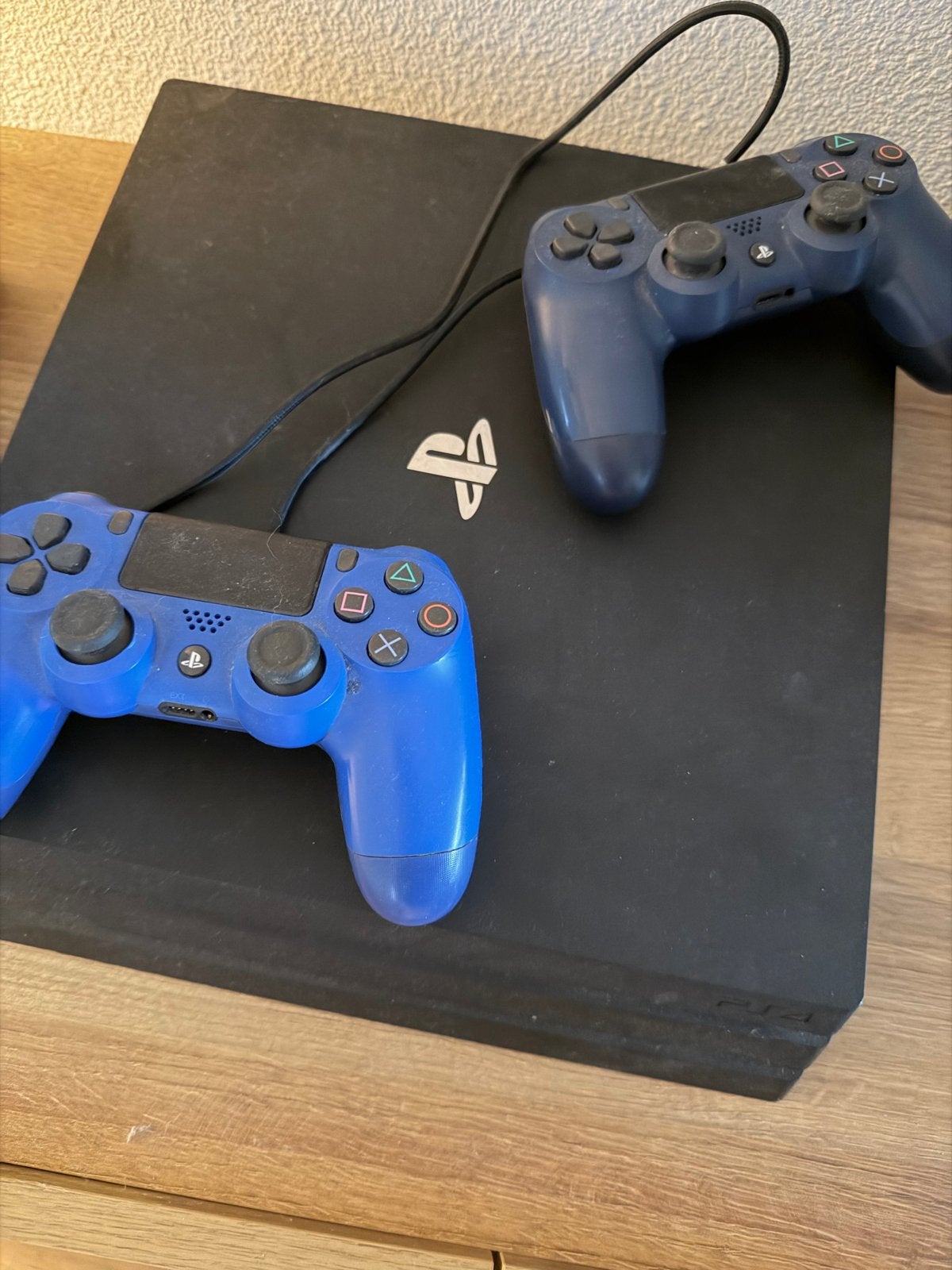PlayStation 4 Pro 1TB met 2 controllers, Spelcomputers en Games, Ophalen, Gebruikt, Met 2 controllers, 1 TB