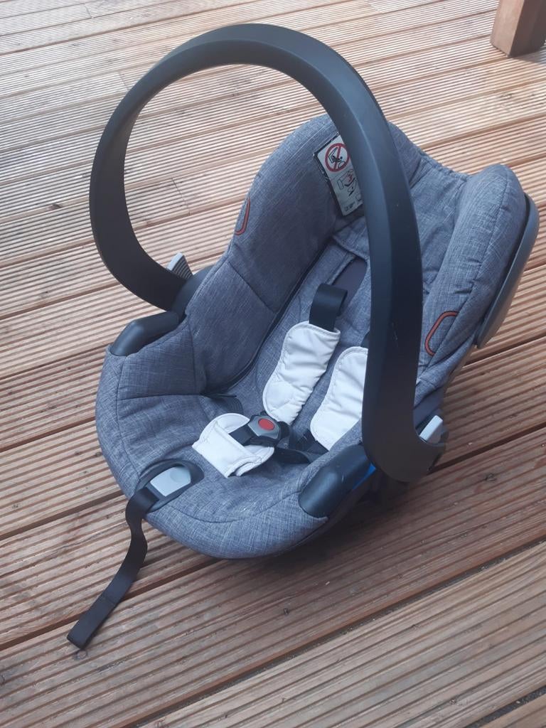 Comfortabele baby autostoel - Grijs, Overige merken, Autogordel, Ophalen of Verzenden, Zo goed als nieuw