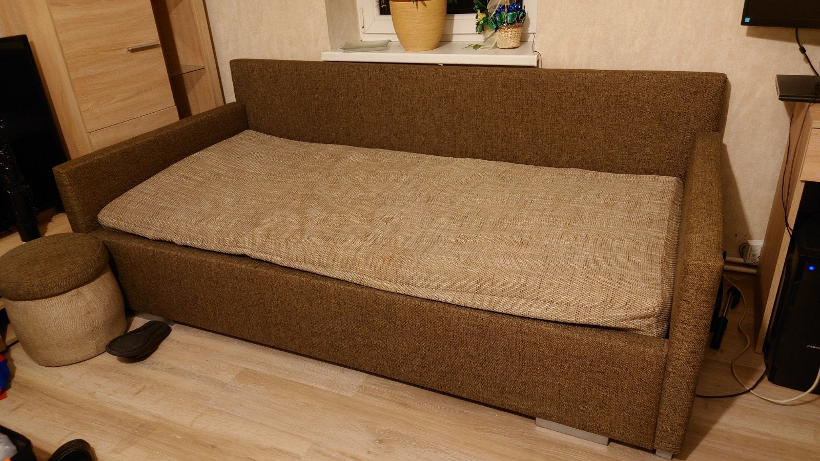 Comfortabele slaapbank met verstelbare lattenbodem, Ophalen, Gebruikt, Eenpersoons, Bruin