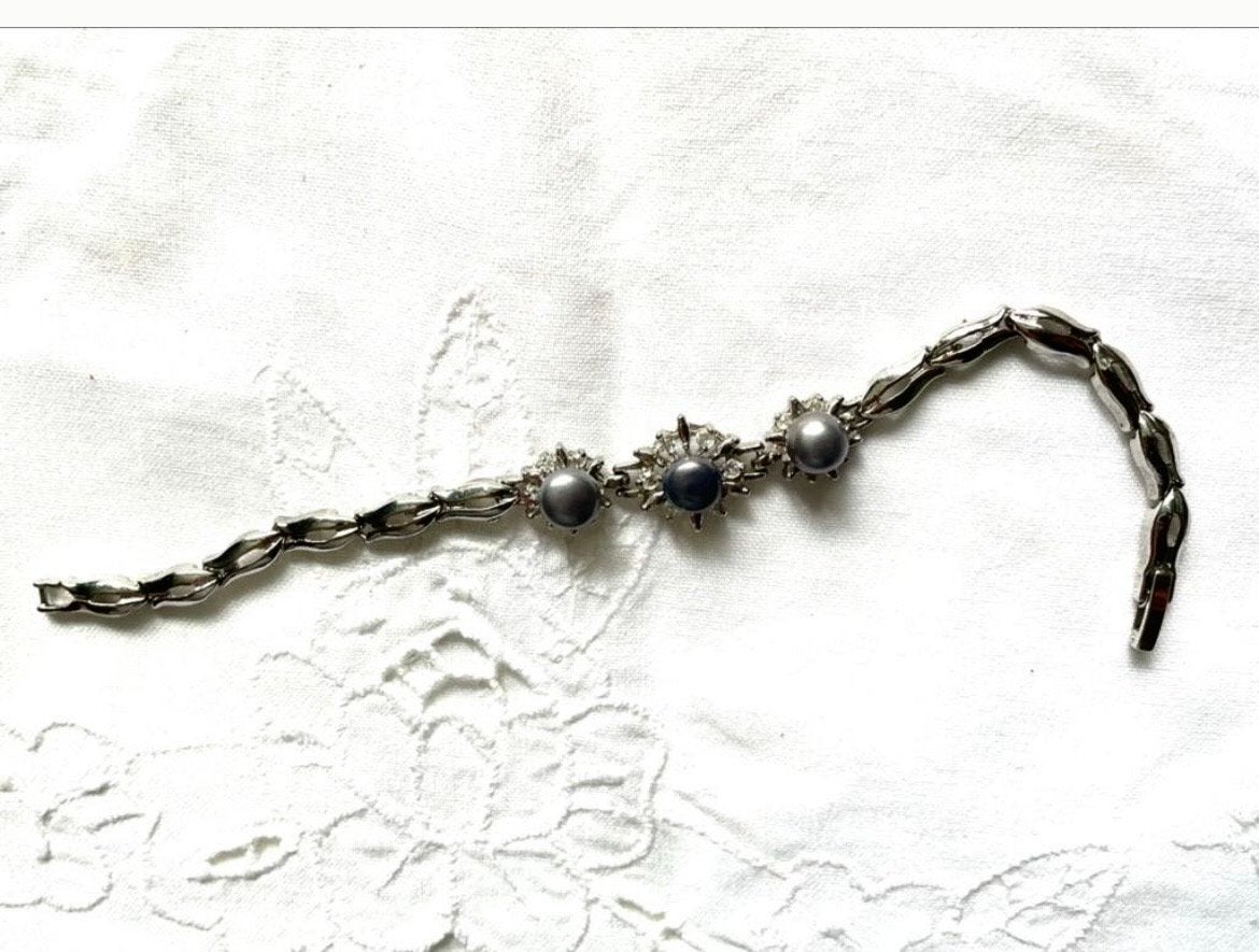 Vintage armband met parels en strass met hanger, Overige materialen, Gebruikt, Ophalen of Verzenden, Met bedels of kralen