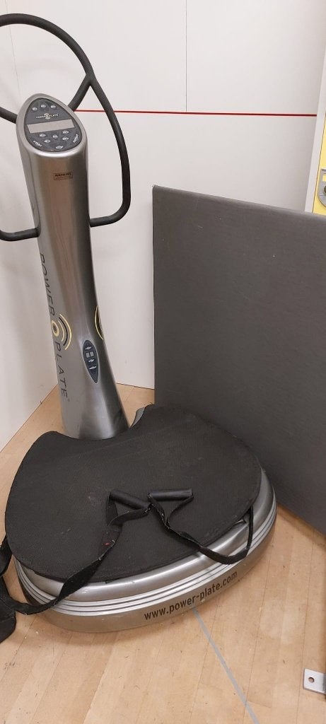 Professionele Power Plate Trilplaat - Inclusief accecoires, Sport en Fitness, Ophalen, Gebruikt, Benen, Overige typen