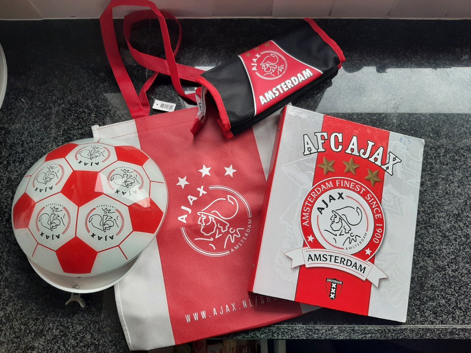 Mooie set Ajax-spullen: shirt etui lamp map tas sleutelh, Maat S, Ophalen, Gebruikt, Set