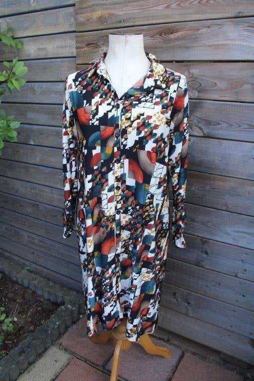 Doorknoopjurk gekleurd Stella Moretti mt XXXL Vaste prijs, Kleding | Dames, Overige kleuren, Maat 46/48 (XL) of groter, Stella Moretti