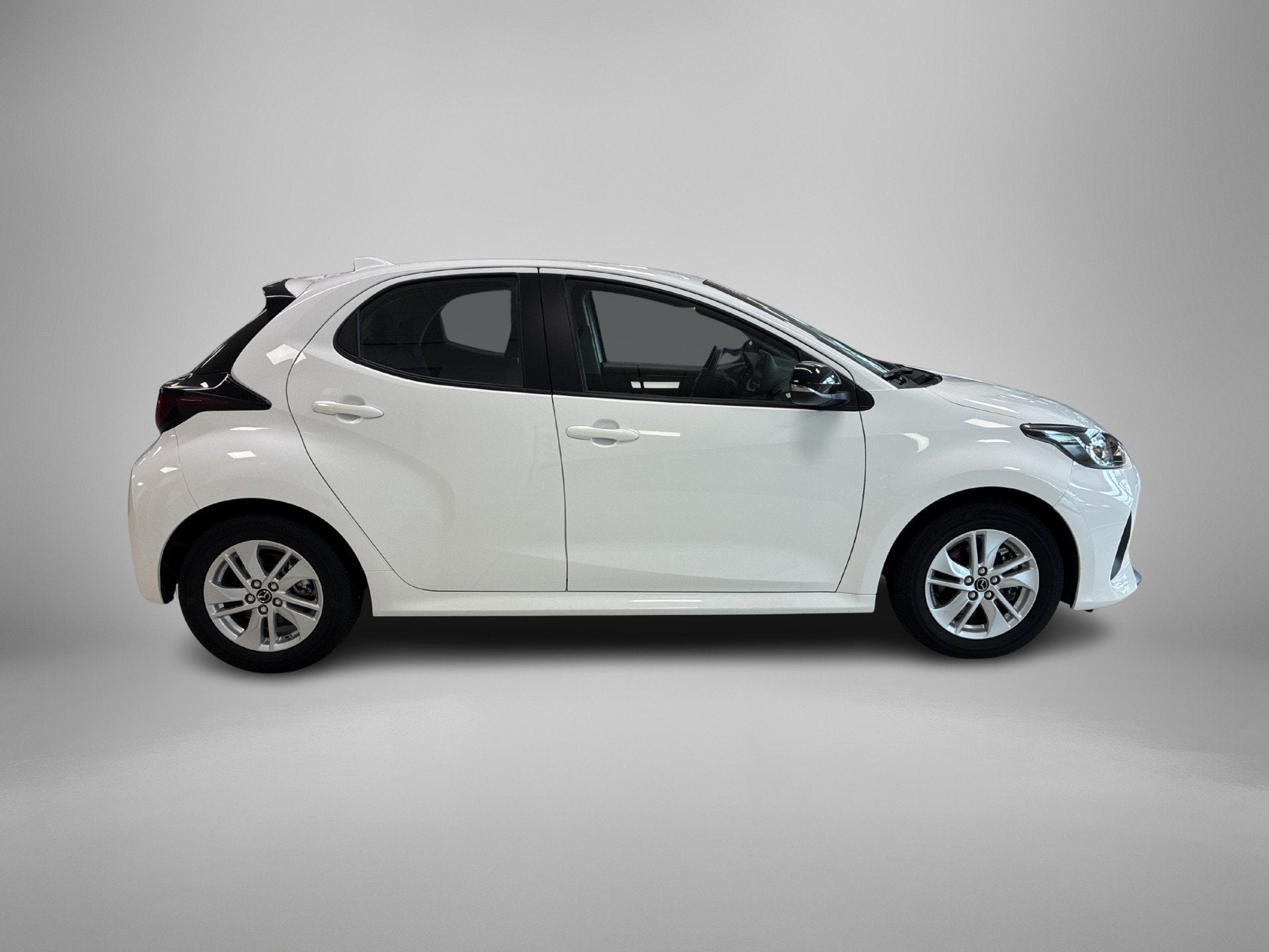 Mazda 2 Hybrid 1.5 Centre-line (bj 2024, automaat), Auto's, Mazda, Gebruikt, Bedrijf, Hybride Elektrisch/Benzine, 3 cilinders