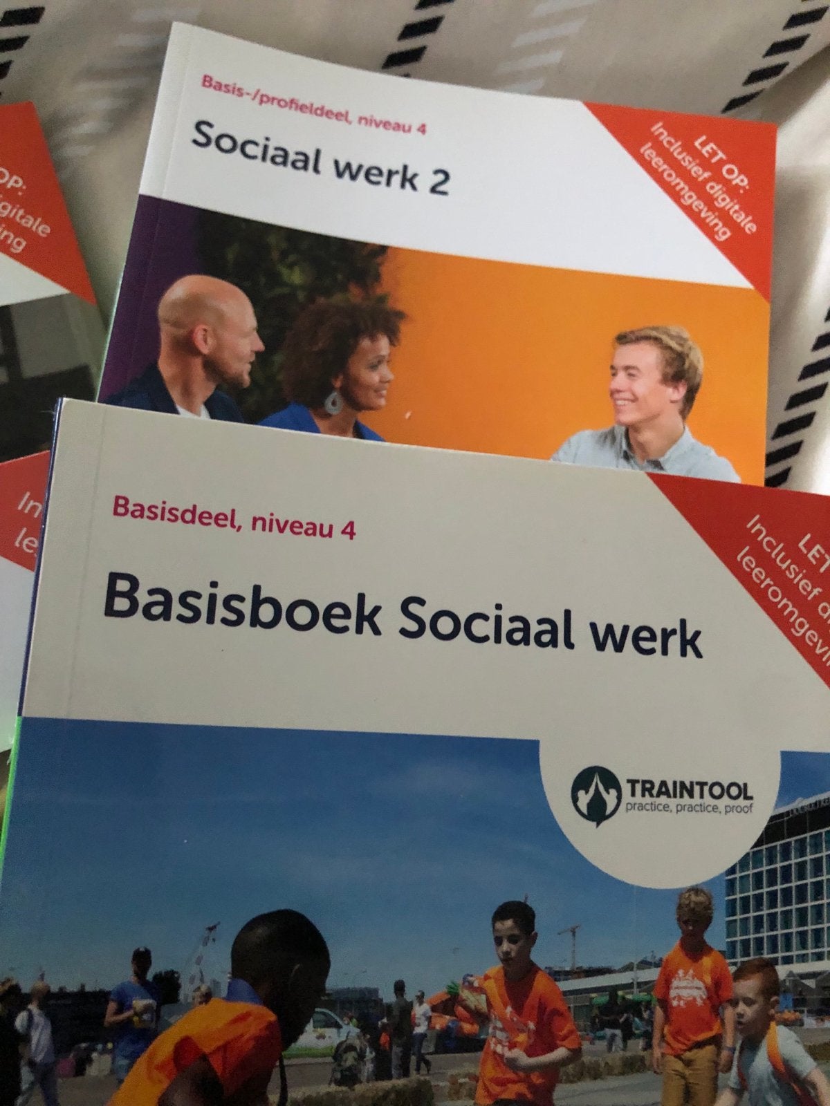 Mbo 4 Social Work boeken Capabel - Basisdeel en profieldeel, Boeken, Ophalen of Verzenden, Zo goed als nieuw, Overige niveaus