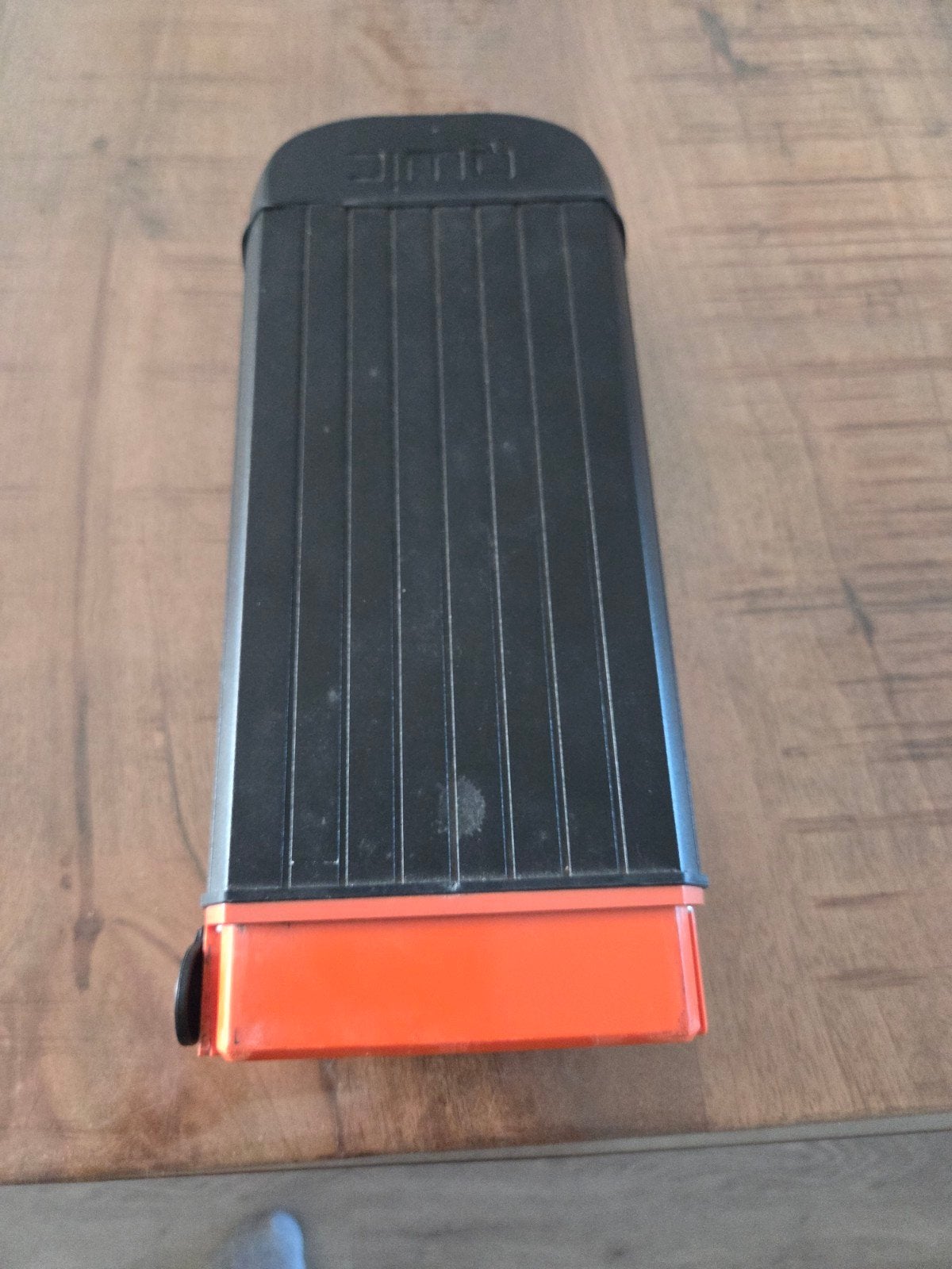 QWIC electrische fiets accu met oplader., Ophalen of Verzenden, Zo goed als nieuw