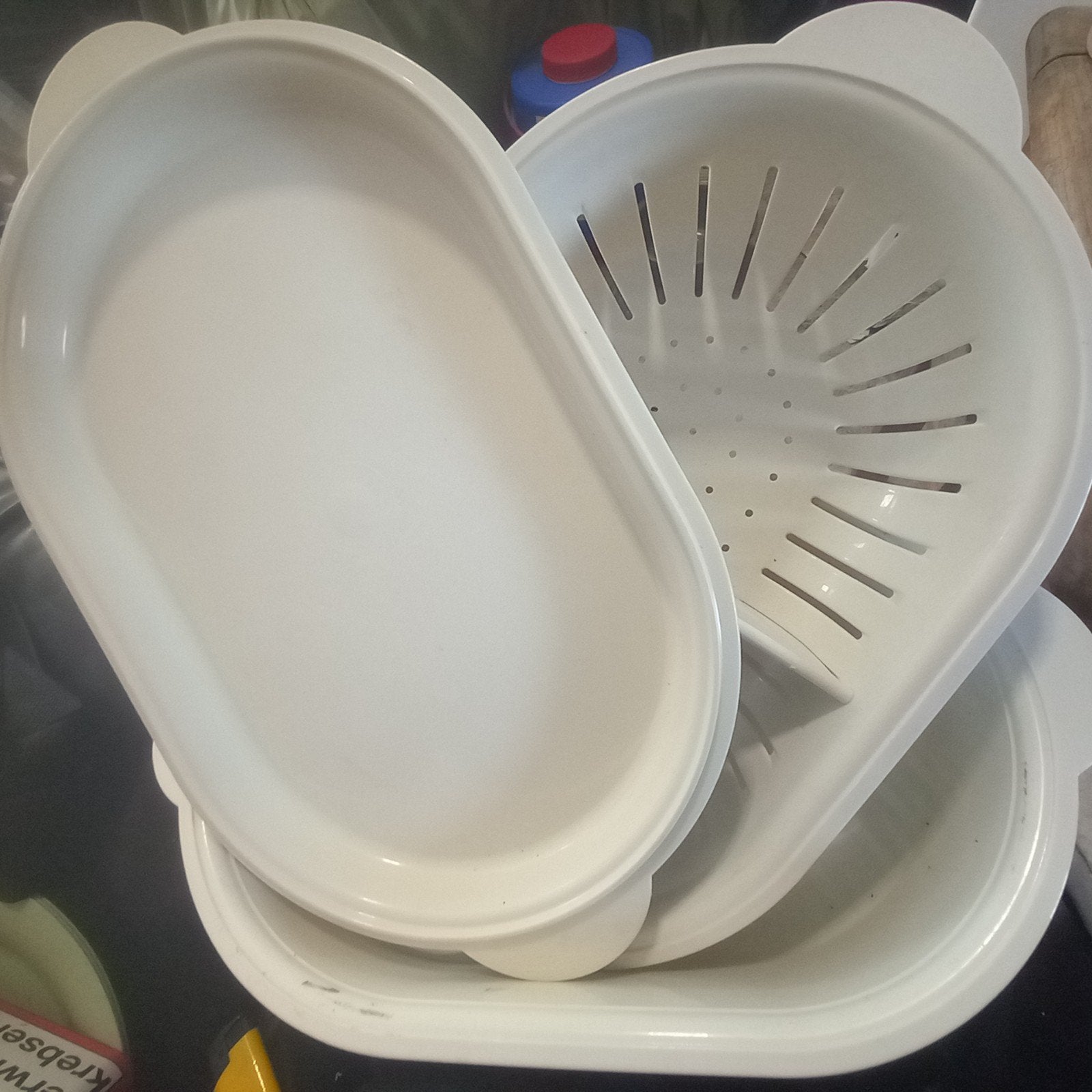 Retro Vintage Tupperware Saladebak met Vergiet en Deksel, Gebruikt, Met compartimenten, Wit, Ophalen of Verzenden