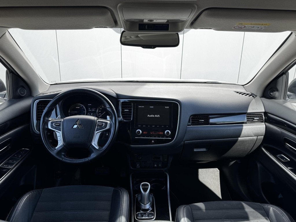 Mitsubishi Outlander 2.4 PHEV Intense+ / Trekhaak Afneembaar, Automaat, 4 cilinders, Wit, Plug-in hybride