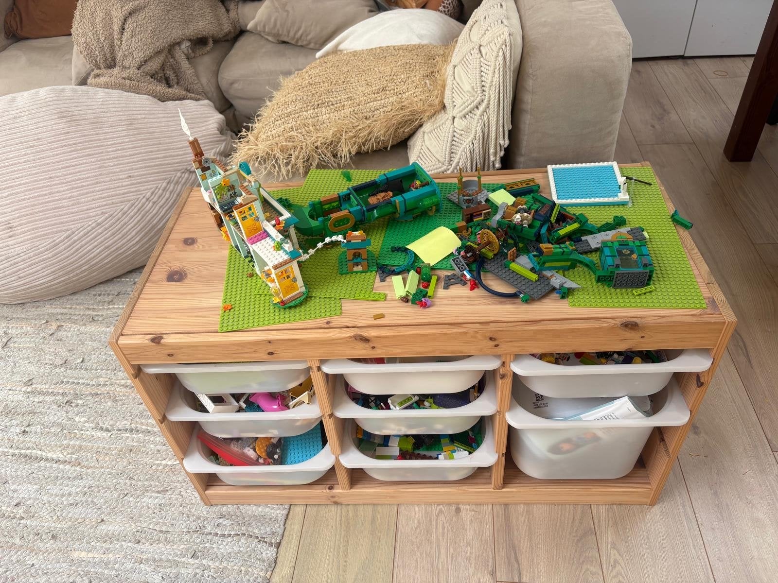 Grote partij Lego met bouwplaten en opbergtafel, Kinderen en Baby's, Speelgoed | Duplo en Lego, Ophalen, Gebruikt, Inclusief extra onderdelen