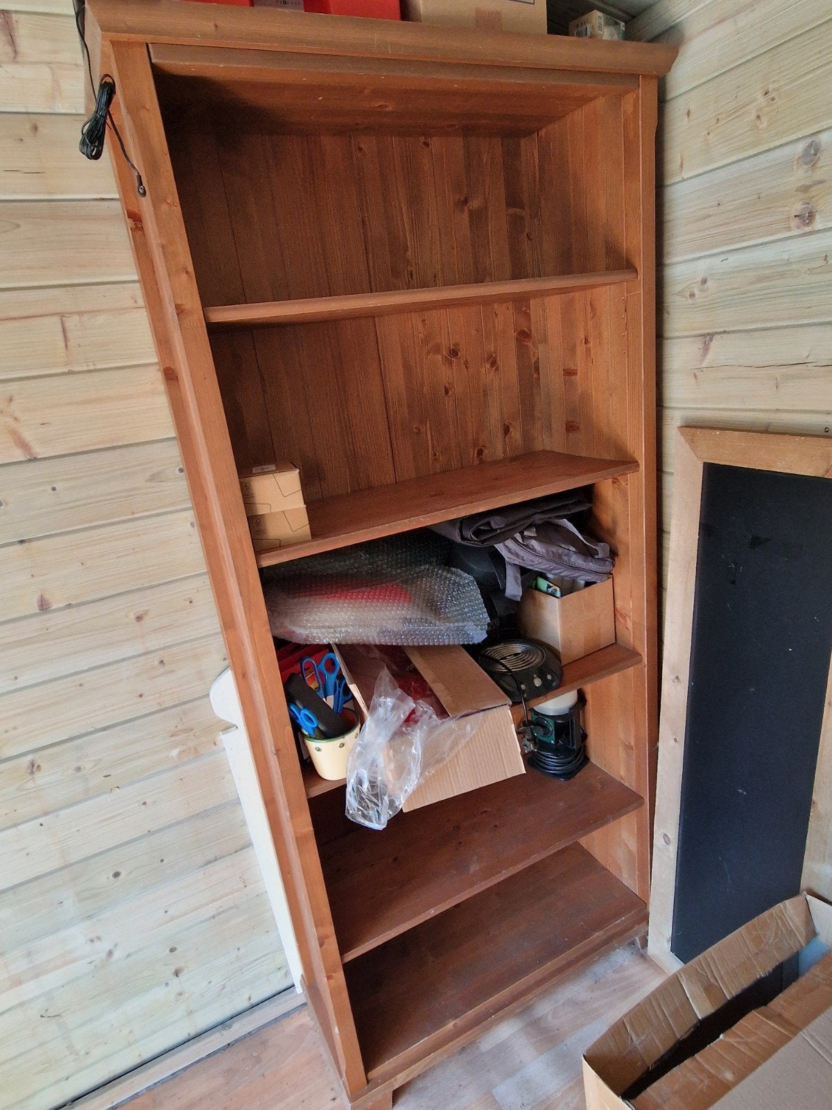Grenen boekenkast 89x34x191 cm met 30 cm diepe schappen, Ophalen
