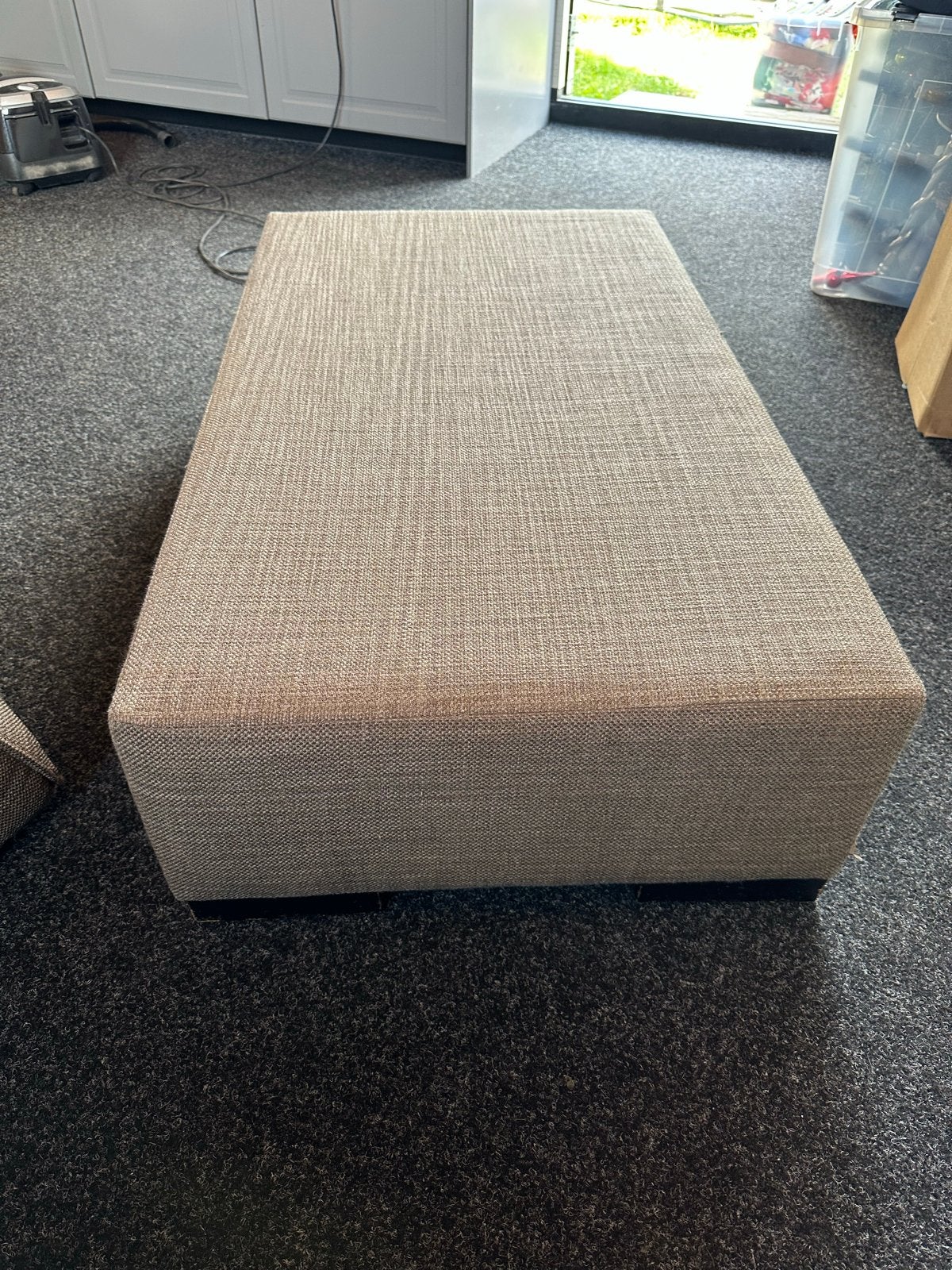 Lange beige poef/voetenbank - bieden vanaf 25 euro, 125 cm of meer, Ophalen of Verzenden, Zo goed als nieuw, Stof