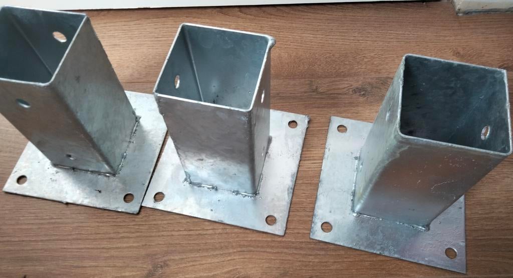 Drie metalen paalhouders NIEUW, Ophalen, Nieuw