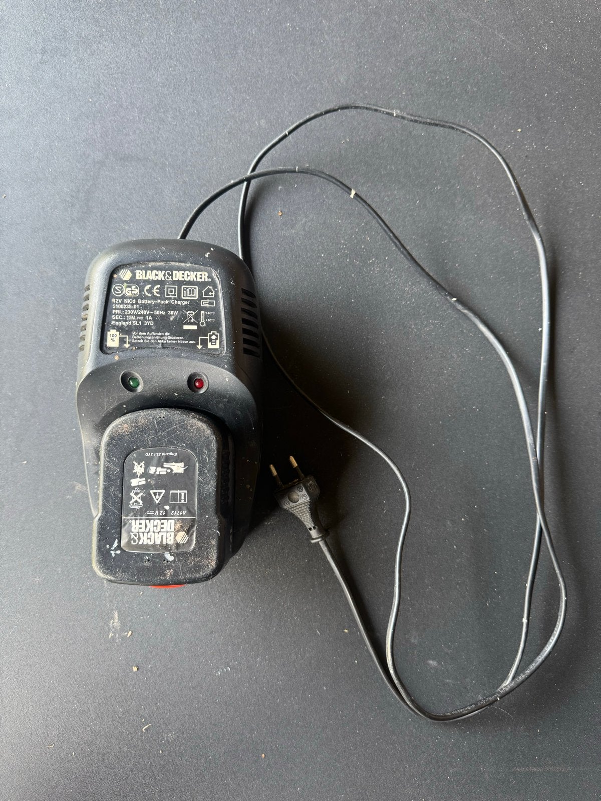 Black & Decker 12V NiCd Acculader met Accu, Ophalen of Verzenden, Gebruikt