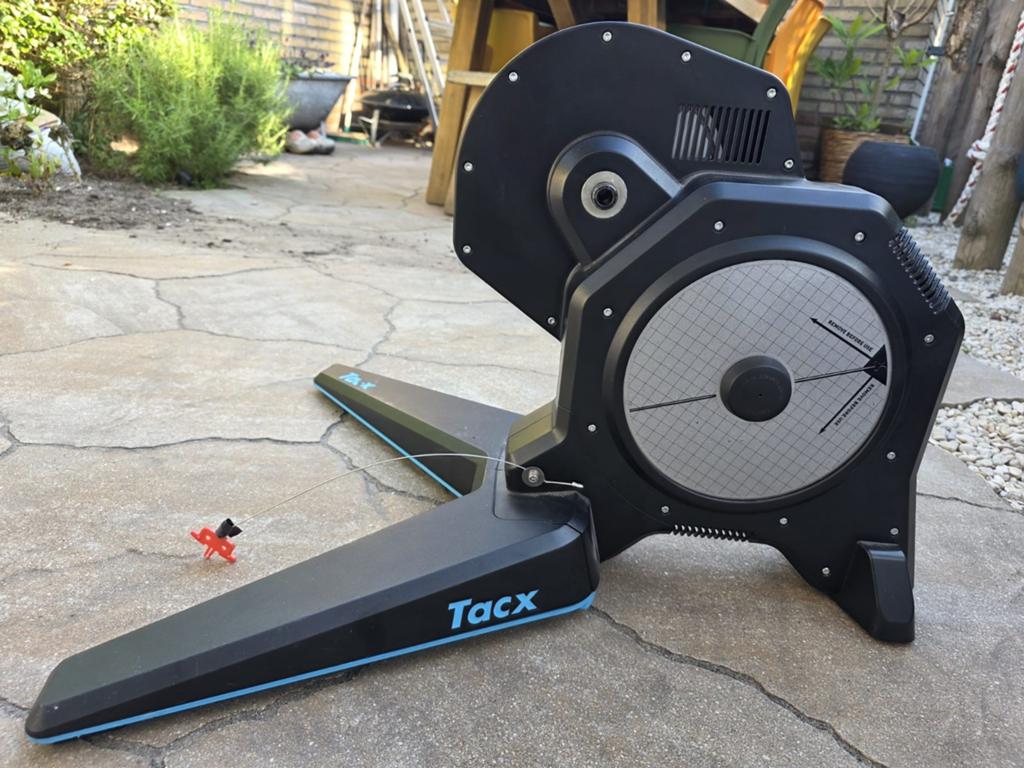 Te koop aangeboden Tacx Flux 2 Smart Fietstrainer – weinig g, Sport en Fitness, Wielrennen, Ophalen, Zo goed als nieuw, Overige typen
