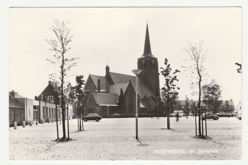 Moergestel (nabij Tilburg en Oisterwijk) - St Jansplein, Ophalen of Verzenden, 1960 tot 1980, Ongelopen, Noord-Brabant