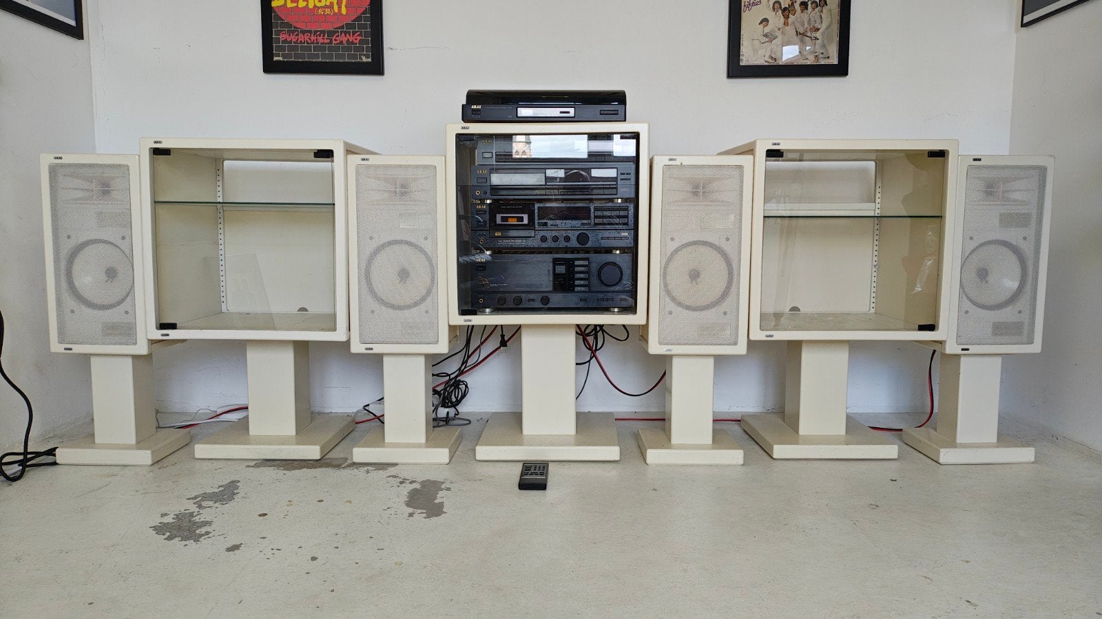 2x vintage Akai Cubes op zuil en 4 speakers wit, Ophalen, Tuner of Radio, Akai