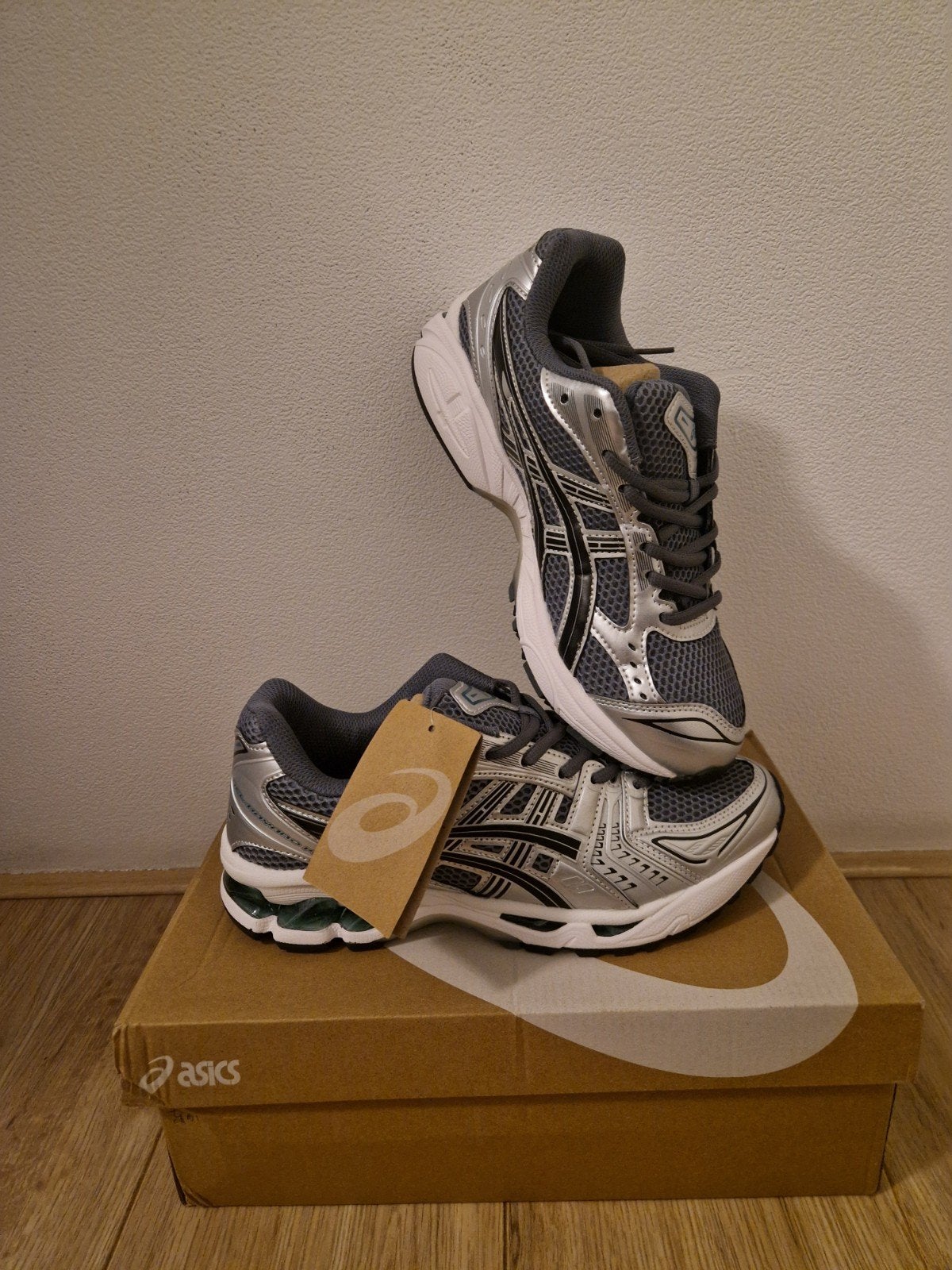 ASICS Sneakers - Nieuw - Maat 43.5 - Donkergrijs, Overige kleuren, Nieuw, Ophalen of Verzenden, Sneakers of Gympen