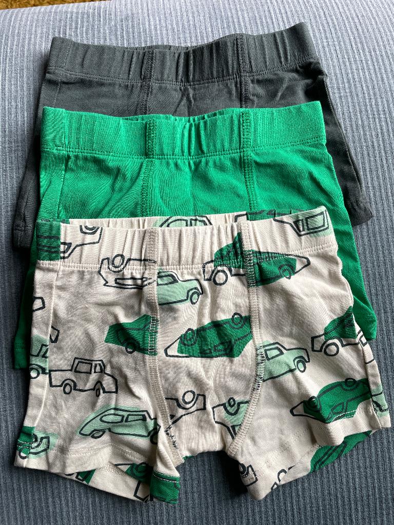 3 HEMA boxershorts en 2 hemden maat 98/104, Ophalen of Verzenden, Nieuw, Jongen of Meisje, Nacht- of Onderkleding