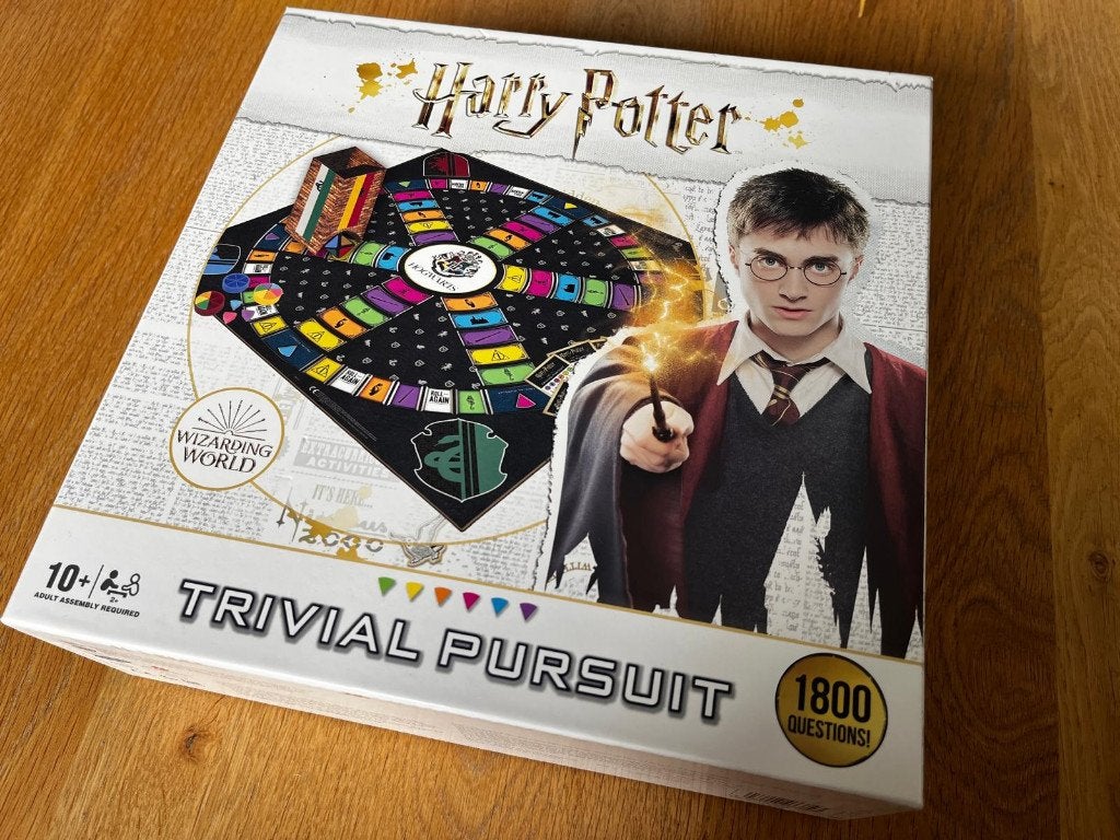 Harry Potter Trivial Pursuit XL (Engelstalig), Drie of vier spelers, Ophalen, Zo goed als nieuw, Winning Moves