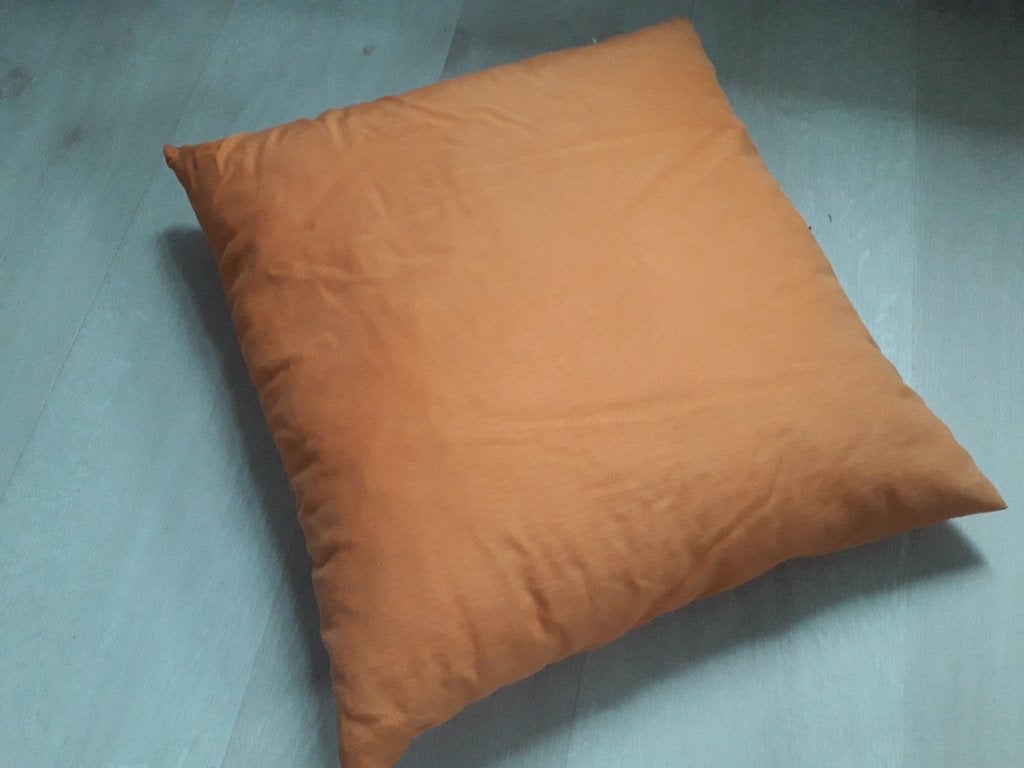 Kussen 50cm x 50cm, Gebruikt, Vierkant, Oranje, Ophalen of Verzenden