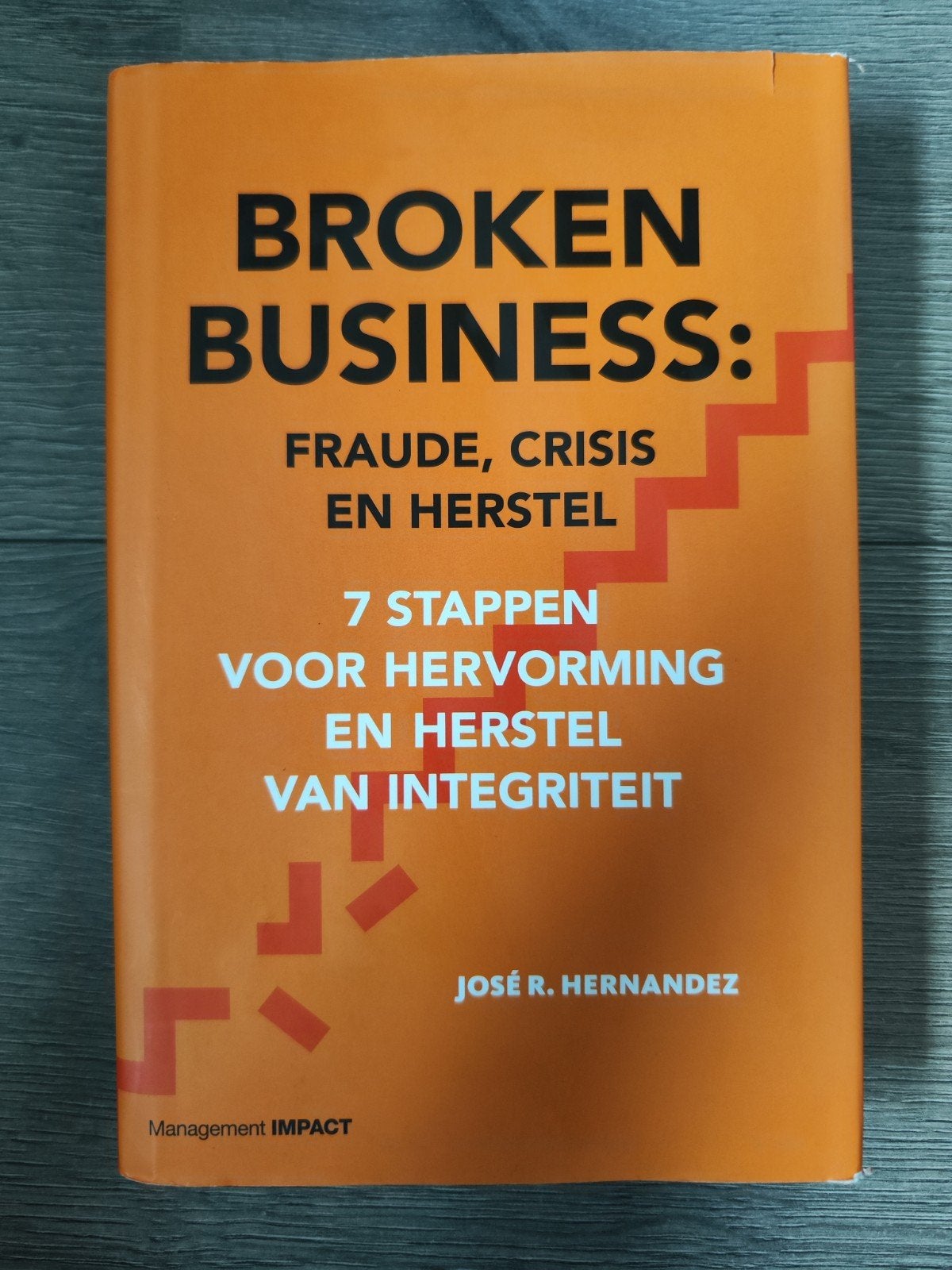 Broken Business: Fraude, crisis en herstel – José, José Hernandez, Zo goed als nieuw, Alpha, HBO