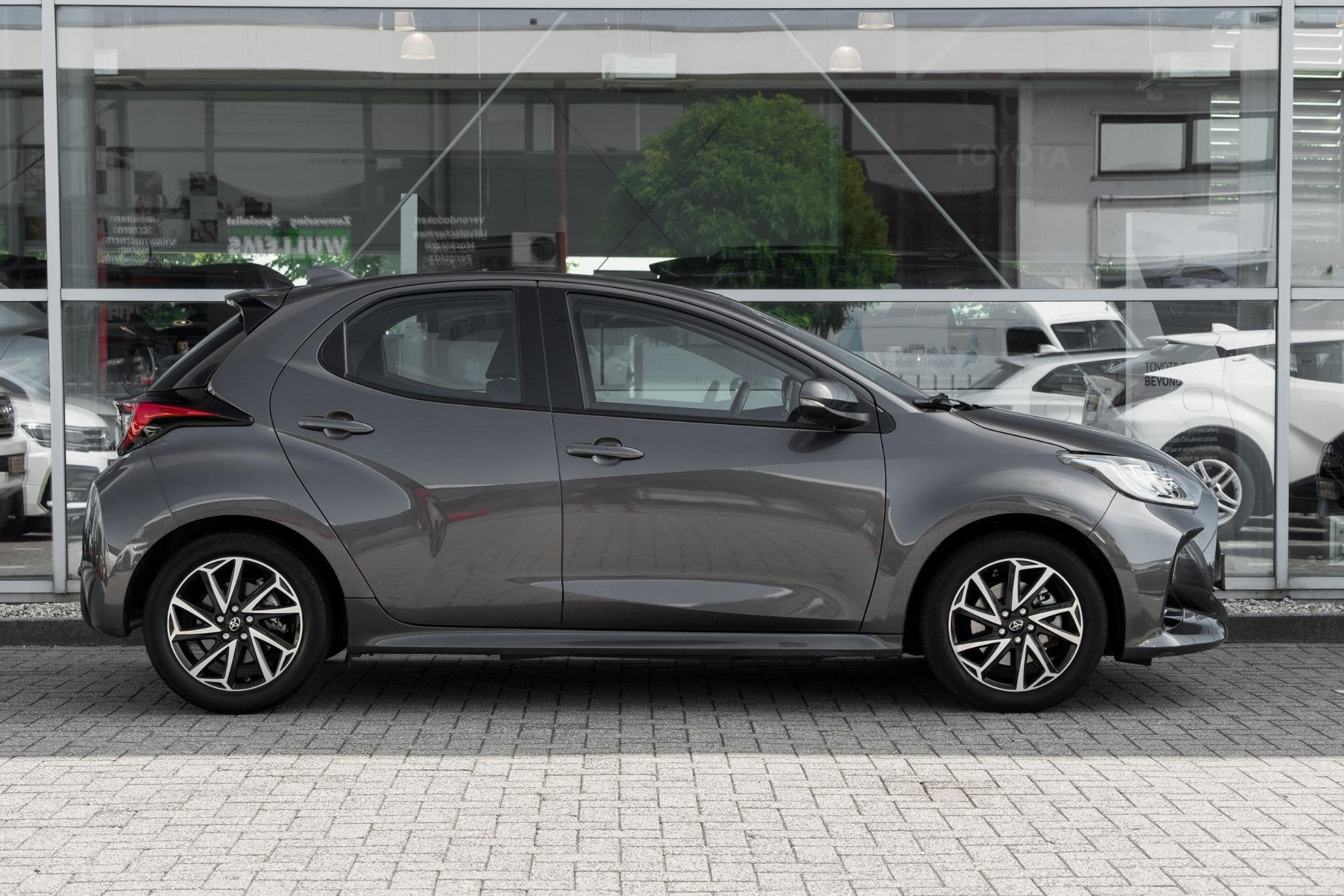 Toyota Yaris 1.5 Hybrid Dynamic, Auto's, Gebruikt, Euro 6, Automatische klimaatregeling, 49 €/maand