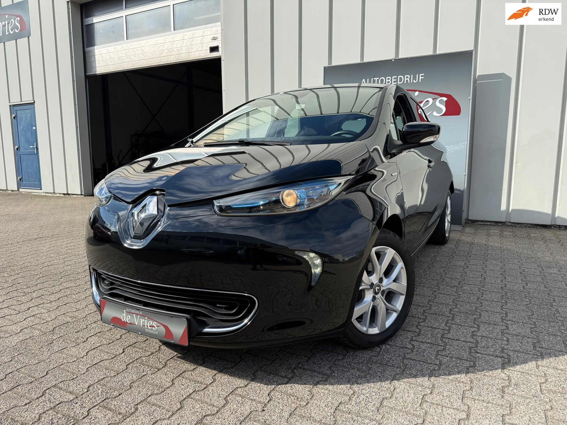 Renault Zoe R110 Limited 41 kWh SOH 90.3% (Huuraccu) / Airco, Auto's, Gebruikt, Zwart, Origineel Nederlands, ZOE
