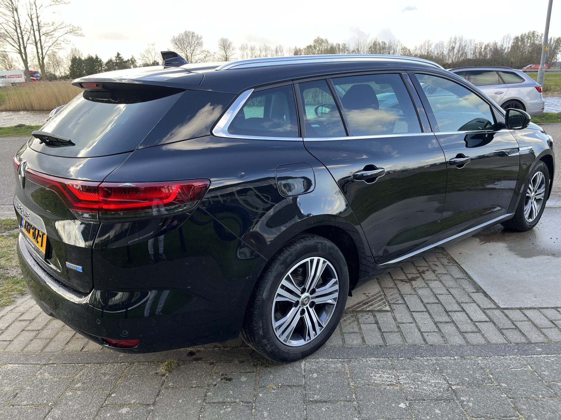 Renault Mégane Estate 1.6 E-Tech Plug-In Hybrid 160PK Inten, Auto's, Renault, 12 maanden, 77 km/l, 4 cilinders, 160 pk