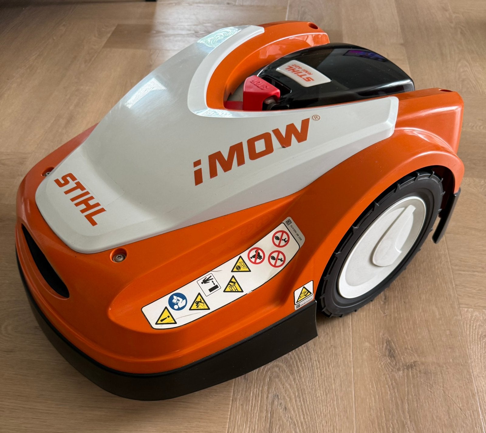 Stihl iMow RMI 422 Robotmaaier – (480 maaiuren) - Topstaat, Ophalen, Zo goed als nieuw, 20 tot 25 cm