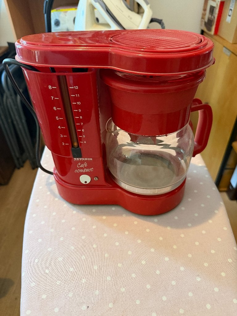 koffiezet apparaat rood, Ophalen, Gebruikt, 10 kopjes of meer, Koffiemachine