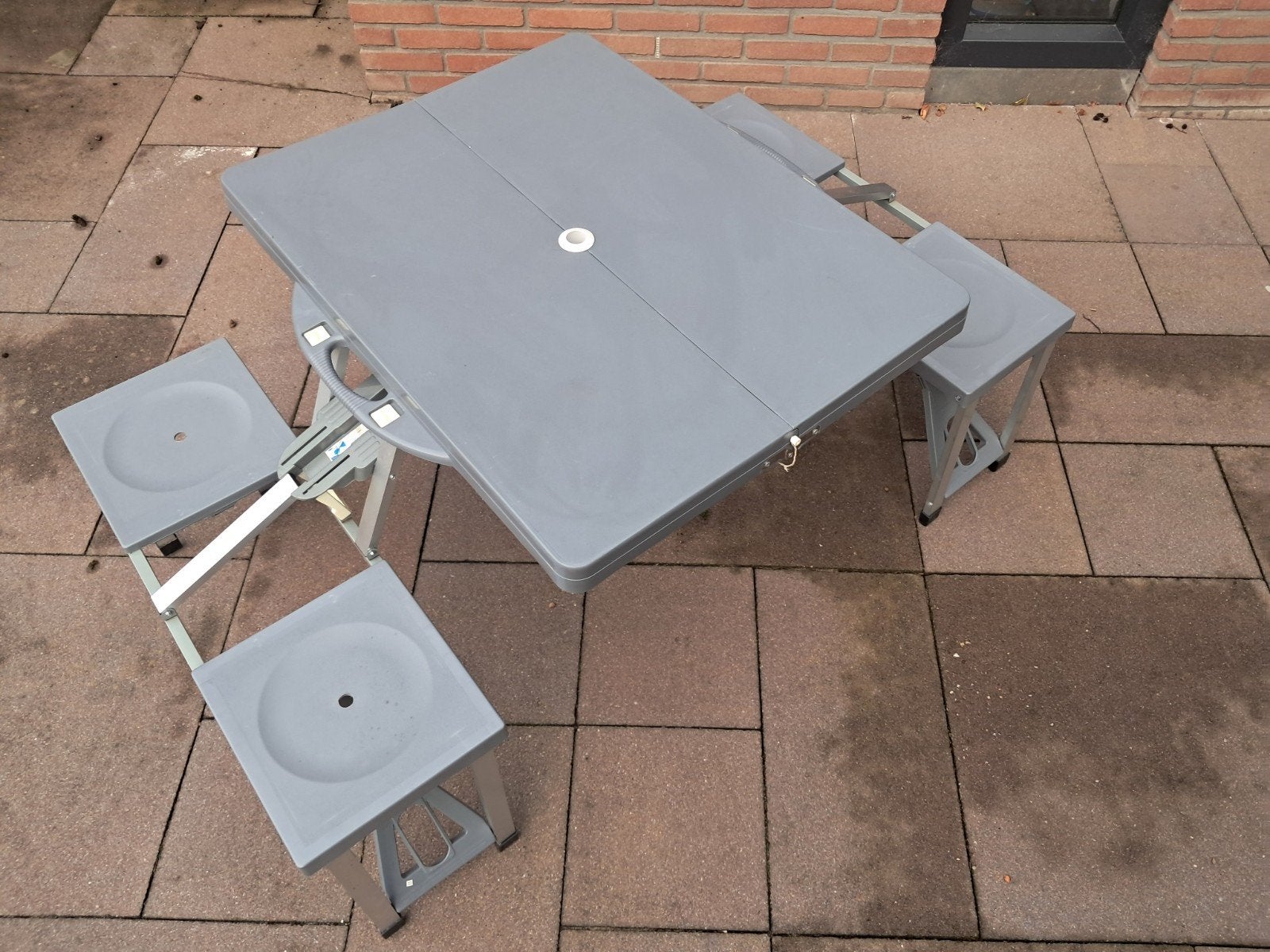 Opvouwbare campingtafel met 4 krukjes, Ophalen, Gebruikt, Campingtafel