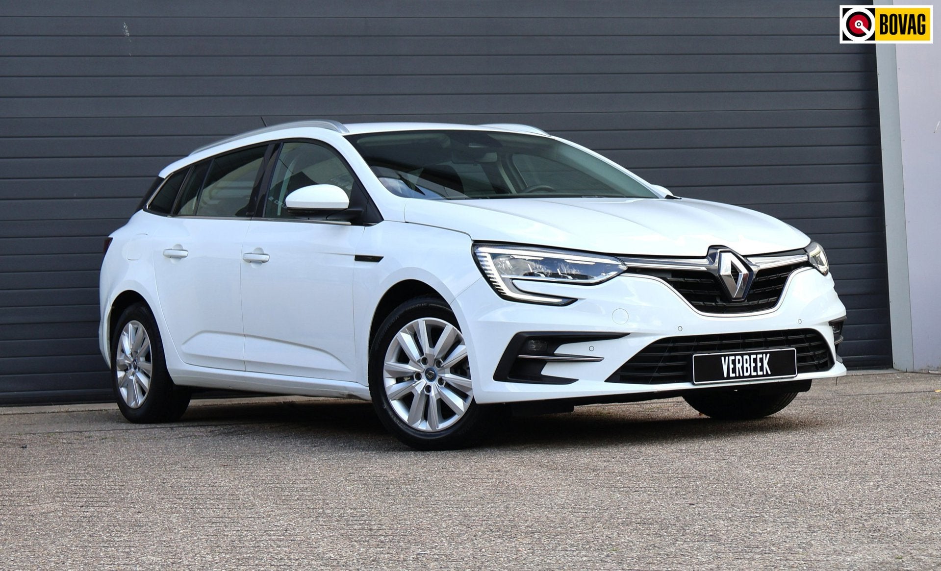 Renault Mégane Estate 1.6 E-Tech Plug-In Hybrid 160 Busines, Voorwielaandrijving, Gebruikt, 4 cilinders, Wit