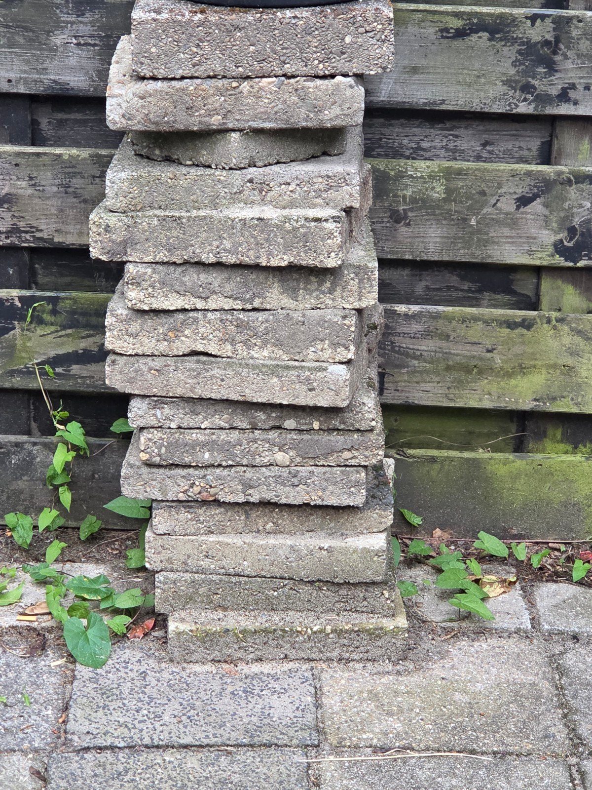 Gratis betontegels/klinkers af te halen, Tuin en Terras, Ophalen, Gebruikt, Beton, Klinkers