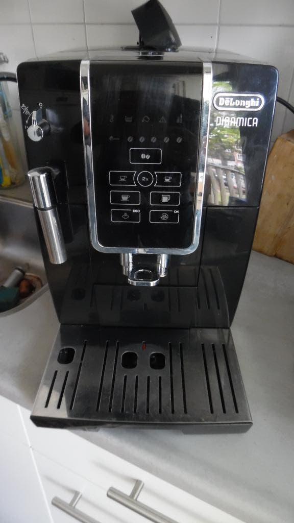 delonghi dinamica izgst 150 euro, Ophalen, Afneembaar waterreservoir, Gebruikt, Koffiemachine